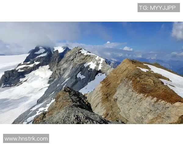 周敏独家分享攀岩技巧与心得体会助你征服高峰挑战自我极限 周敏独家分享攀岩技巧与心得体会助你征服高峰挑战自我极限