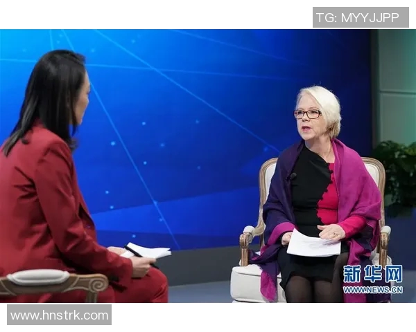 黄静专访：从职业选手到游戏解说的英雄联盟成长之路